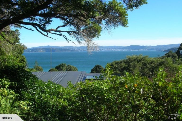 Photo of property in 5 Kaitawa Road, York Bay, Lower Hutt, 5013