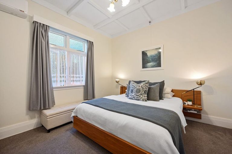 Photo of property in 10 Bridge View Road, Birkenhead, Auckland, 0626