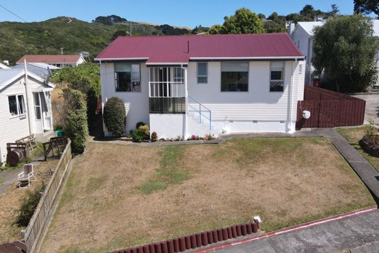 Photo of property in 9 Arero Place, Titahi Bay, Porirua, 5022