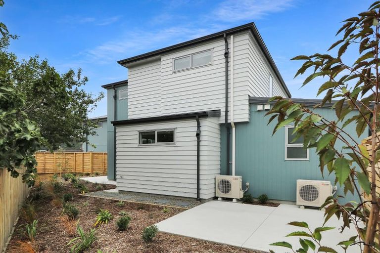 Photo of property in 4d Horoeka Street, Stokes Valley, Lower Hutt, 5019