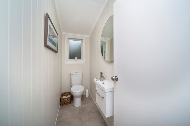 Photo of property in 9 Mayfair Place, Westown, New Plymouth, 4310