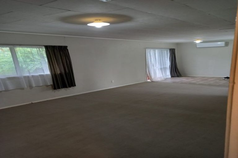 Photo of property in 13 Landow Place, Henderson, Auckland, 0612