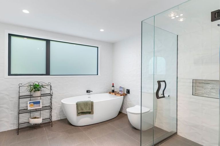 Photo of property in 47 Felgrove Street, Glendene, Auckland, 0602