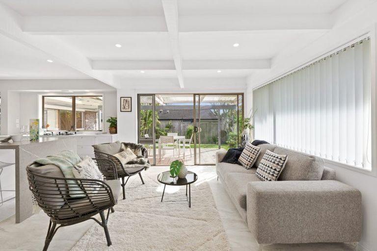 Photo of property in 8 Rapallo Place, Farm Cove, Auckland, 2012