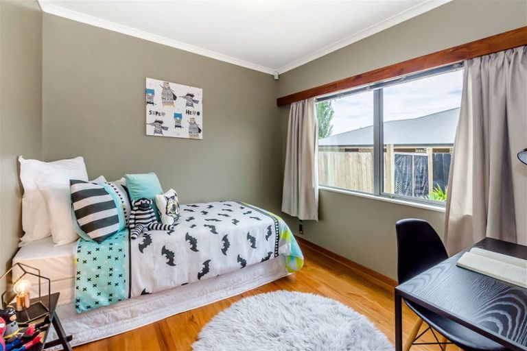 Photo of property in 10 Matuhi Street, Waikanae, 5036