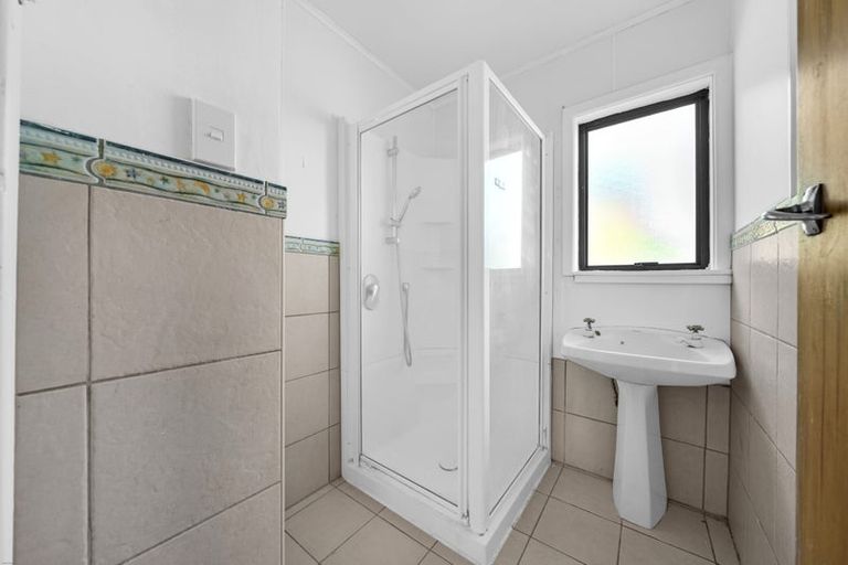 Photo of property in 26 Millbrook Road, Henderson, Auckland, 0612