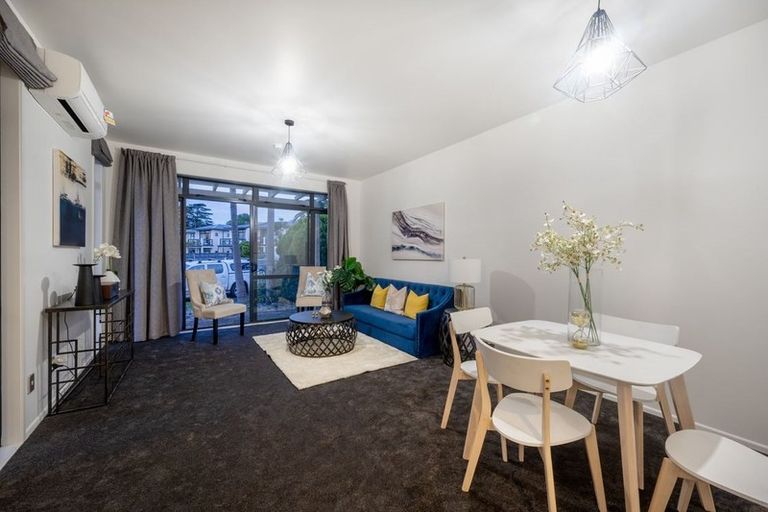 Photo of property in 8/2 Armoy Drive, East Tamaki, Auckland, 2016