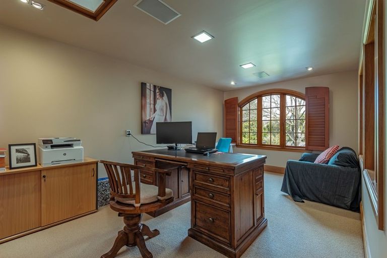 Photo of property in 23 Manapouri Crescent, Hokowhitu, Palmerston North, 4410