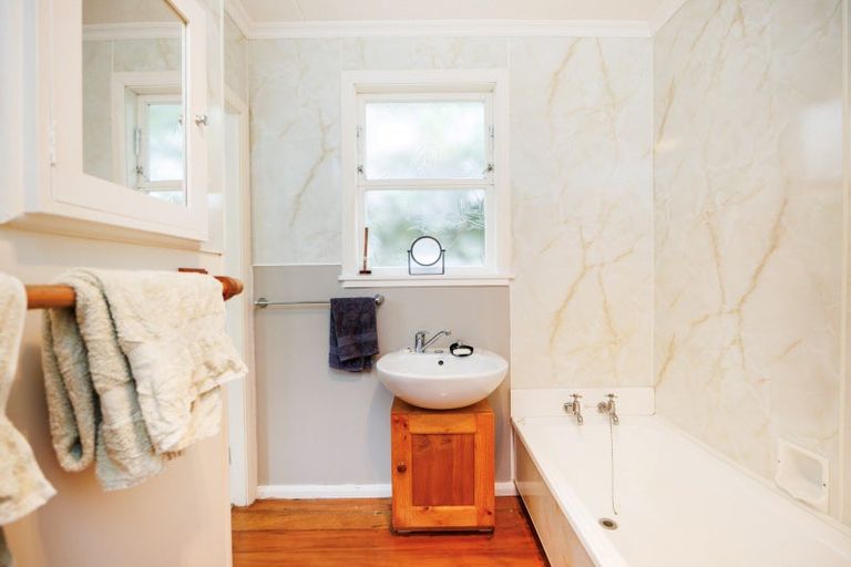 Photo of property in 28 Henare Street, West End, Palmerston North, 4412