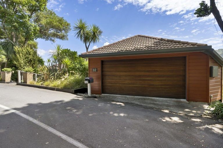 Photo of property in 32 Walter Road, Lowry Bay, Lower Hutt, 5013