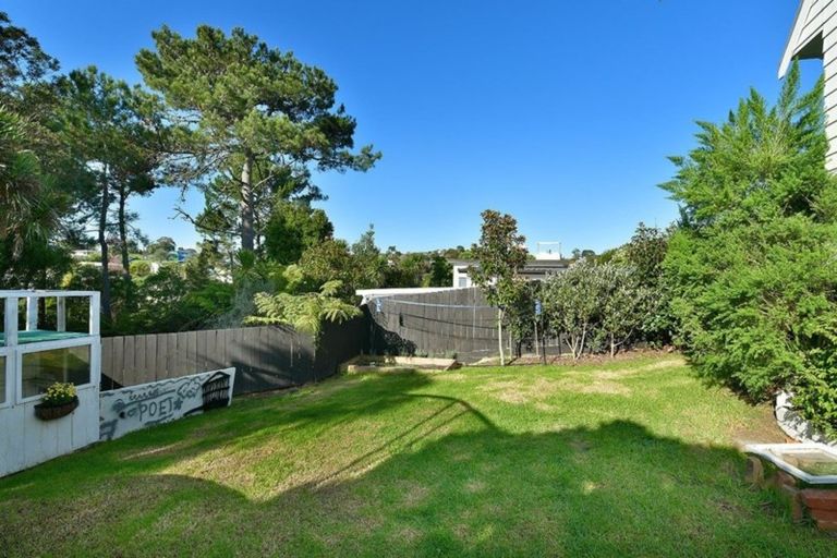 Photo of property in 2/56 Nigel Road, Browns Bay, Auckland, 0630