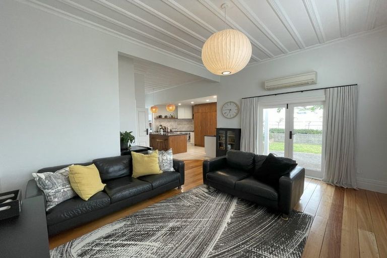 Photo of property in 11 Colenso Avenue, Hospital Hill, Napier, 4110