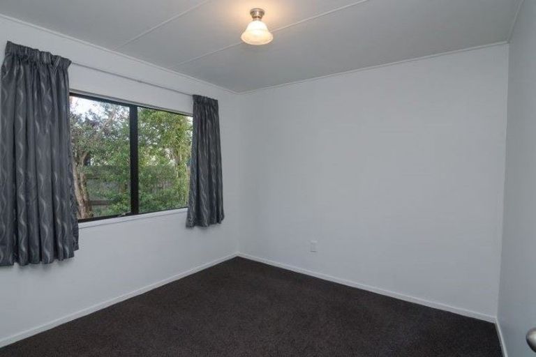 Photo of property in 18 Naples Street, Martinborough, 5711