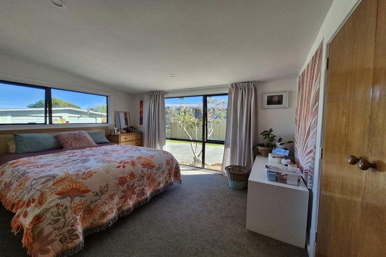 Photo of property in 28 Malta Crescent, South New Brighton, Christchurch, 8062