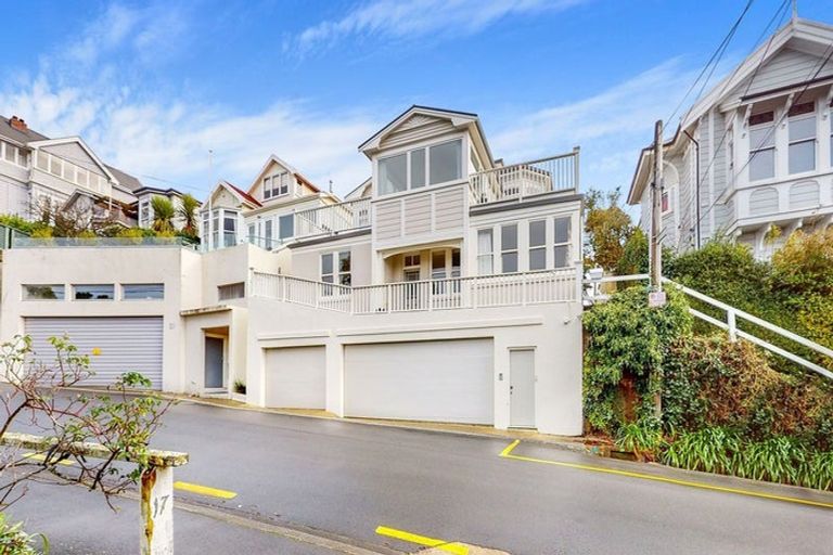Photo of property in 18 Central Terrace, Kelburn, Wellington, 6012