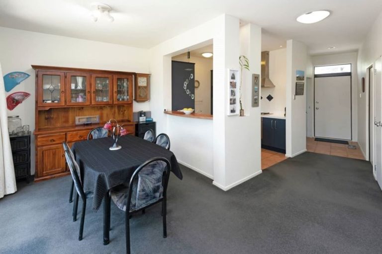 Photo of property in 2/2 Armoy Drive, East Tamaki, Auckland, 2016