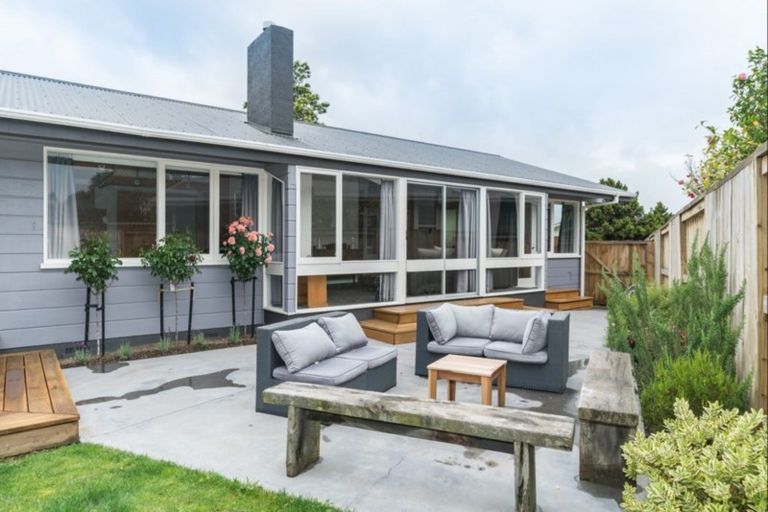 Photo of property in 6 Kapiti Place, Awapuni, Palmerston North, 4412