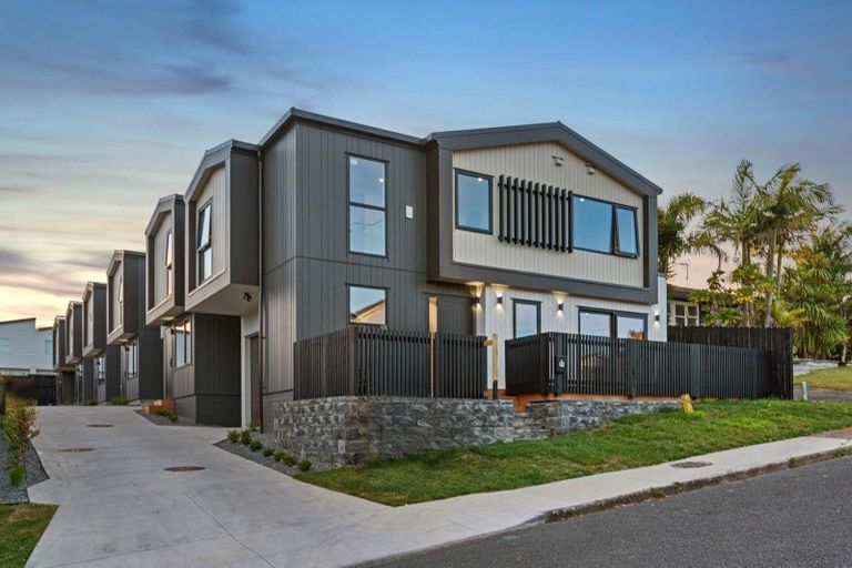 Photo of property in 9f O'donn Avenue, Beach Haven, Auckland, 0626