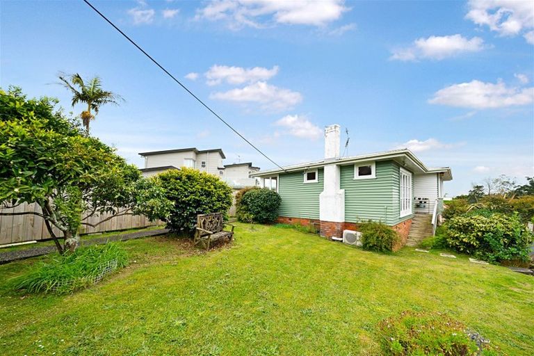 Photo of property in 41 Jaemont Avenue, Te Atatu South, Auckland, 0610
