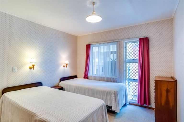 Photo of property in 11 Enfield Road, Hospital Hill, Napier, 4110