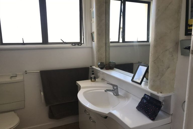 Photo of property in 6 Miro Road, Mangere Bridge, Auckland, 2022