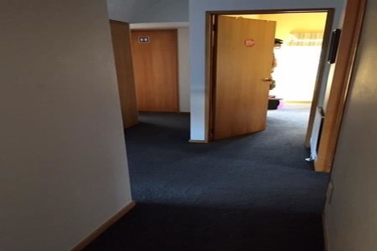 Photo of property in 2/144a Yaldhurst Road, Sockburn, Christchurch, 8042