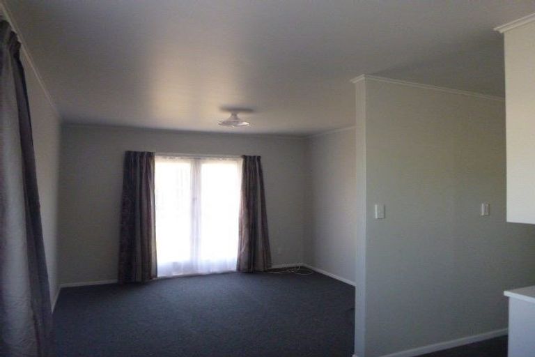 Photo of property in 1/52 Cruickshank Road, Clouston Park, Upper Hutt, 5018