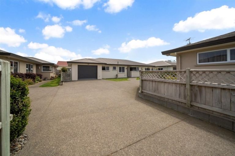 Photo of property in 33c Argyle Street, Hawera, 4610