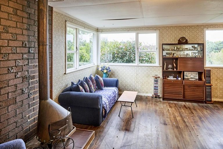 Photo of property in 6 Marne Grove, Waitangirua, Porirua, 5024