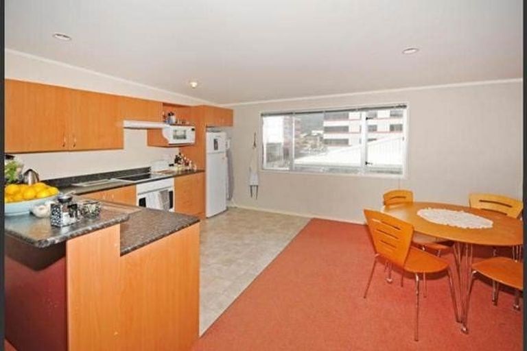 Photo of property in 8/3 Kelvin Grove, Te Aro, Wellington, 6011