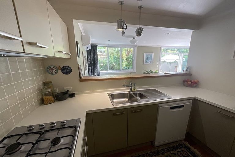 Photo of property in 2 Te Kura Road, Pukerua Bay, 5026