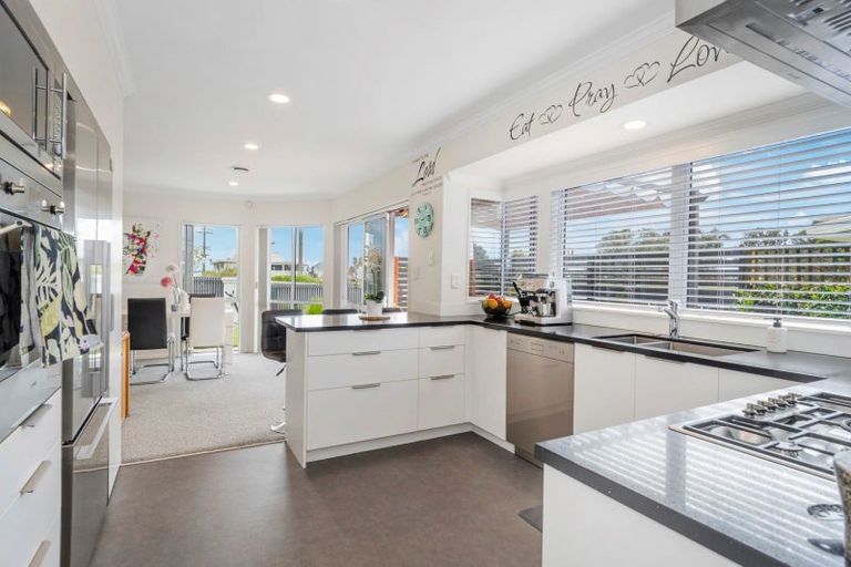 Photo of property in 6 Palm Court, Mount Maunganui, 3116