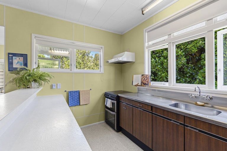 Photo of property in 6 French Street, Moturoa, New Plymouth, 4310