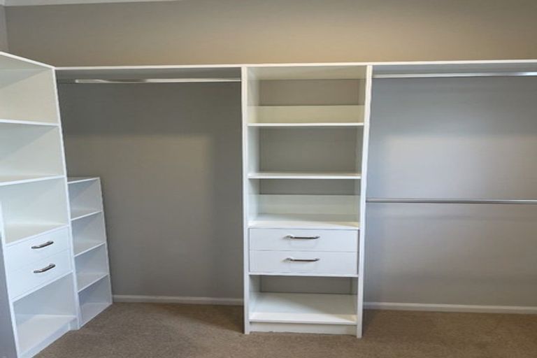 Photo of property in 16 Yarlside Place, Northpark, Auckland, 2013