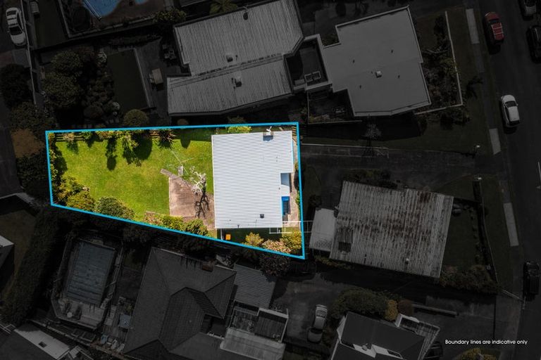 Photo of property in 2/48 Churchill Road, Murrays Bay, Auckland, 0630