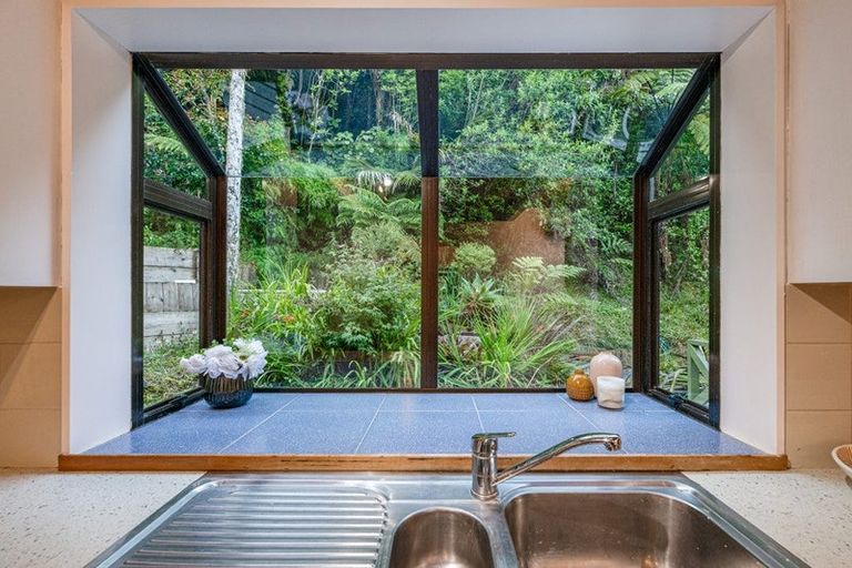 Photo of property in 576c South Titirangi Road, Titirangi, Auckland, 0604