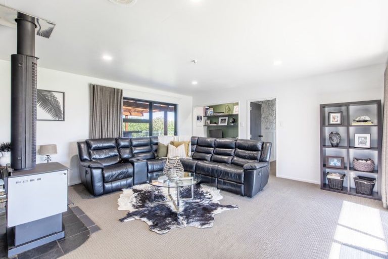 Photo of property in 14 Centre Road, Matamau, Dannevirke, 4977