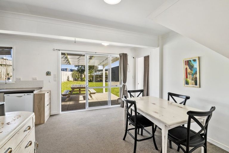 Photo of property in 14 Brown Terrace, Foxton Beach, Foxton, 4815