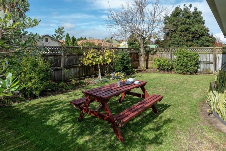 Photo of property in 1 Montecito Place, Golflands, Auckland, 2013