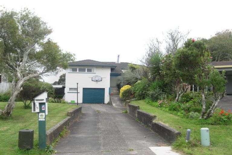Photo of property in 15 Ellison Place, Pakuranga Heights, Auckland, 2010