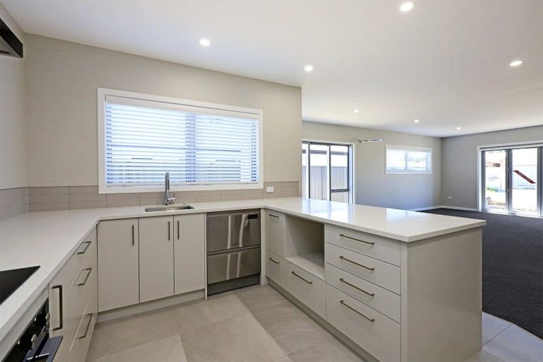 Photo of property in 6 Cassin Place, Taradale, Napier, 4112