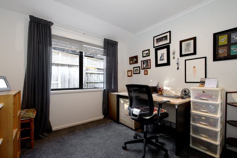 Photo of property in 76 Oteki Park Drive, Welcome Bay, Tauranga, 3112