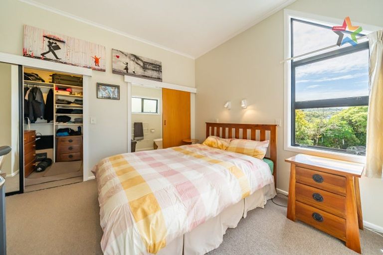 Photo of property in 3 George Gee Drive, Korokoro, Lower Hutt, 5012