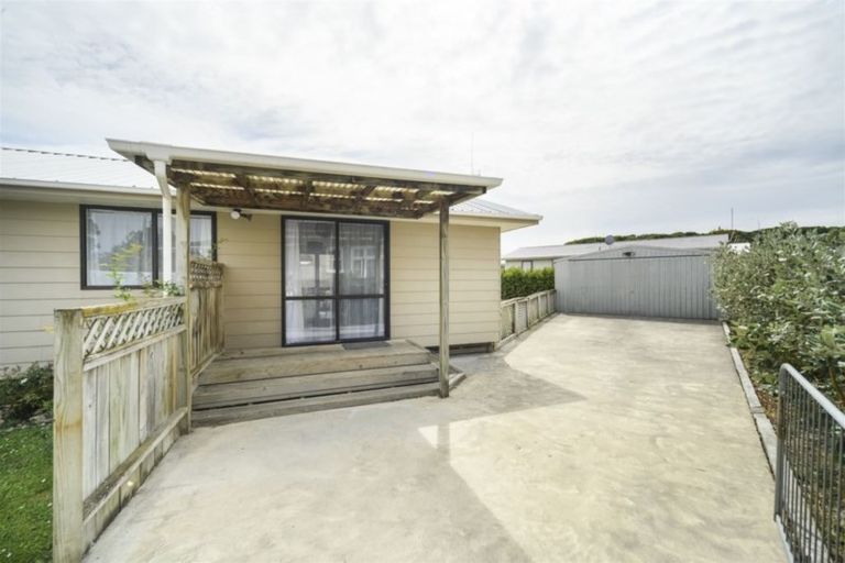 Photo of property in 19 Mcleavey Drive, Kelvin Grove, Palmerston North, 4414