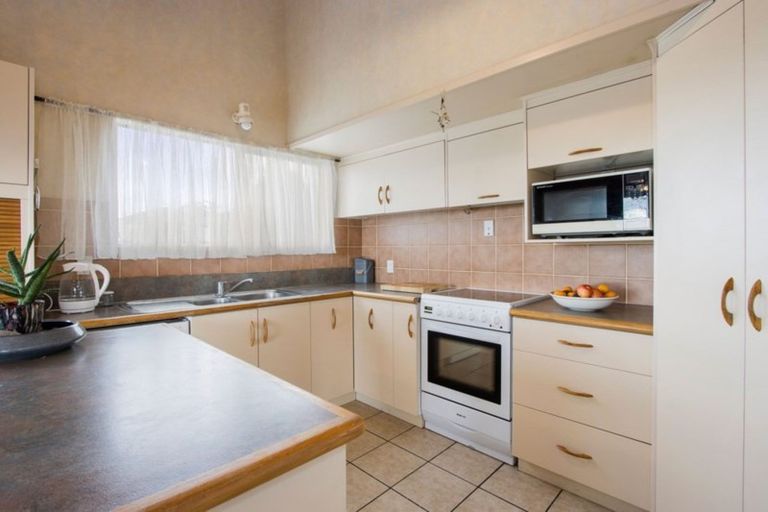 Photo of property in 15 Kaharoa Avenue, Omokoroa, 3114