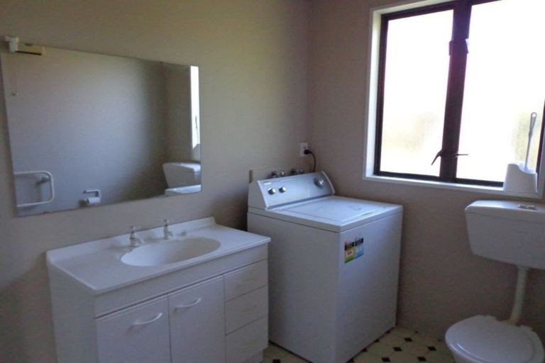 Photo of property in 5a Tonga Place, Riccarton, Christchurch, 8041