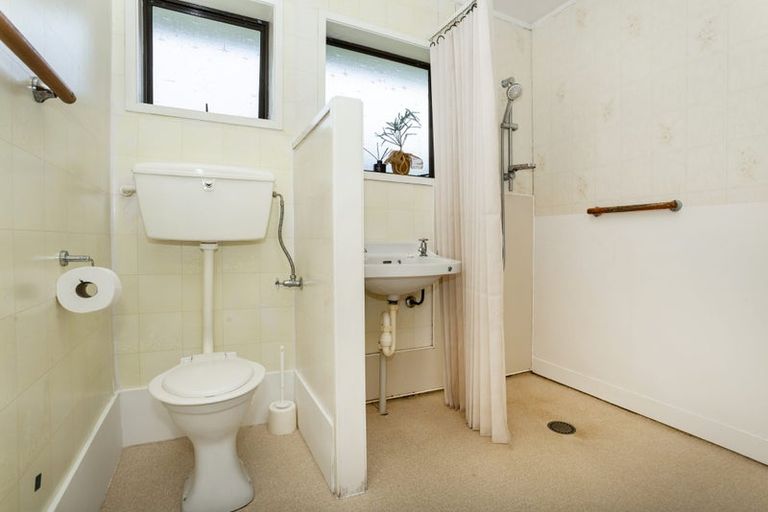 Photo of property in 2/20 Gladys Avenue, Glenfield, Auckland, 0629