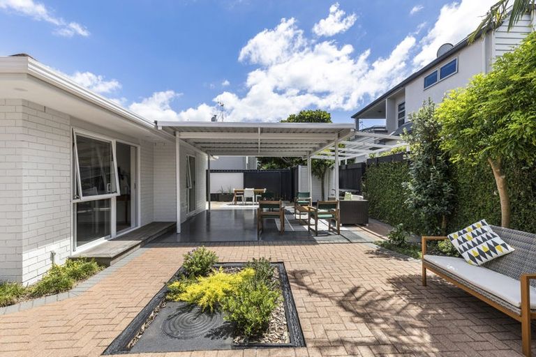 Photo of property in 115b Oceanview Road, Mount Maunganui, 3116