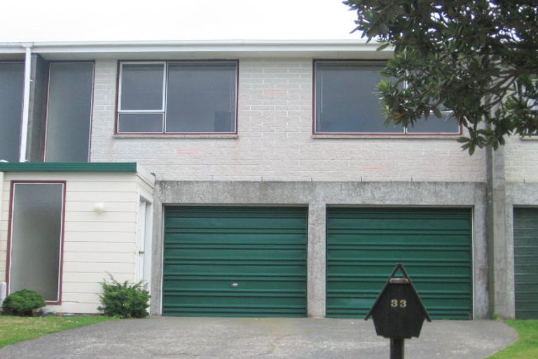 Photo of property in 33 Akaroa Drive, Maupuia, Wellington, 6022