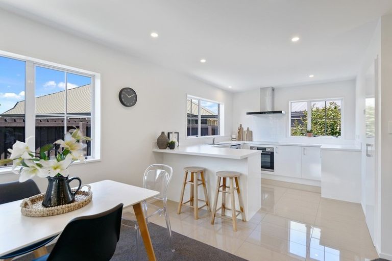 Photo of property in 32 Kirsten Place, Parklands, Christchurch, 8083